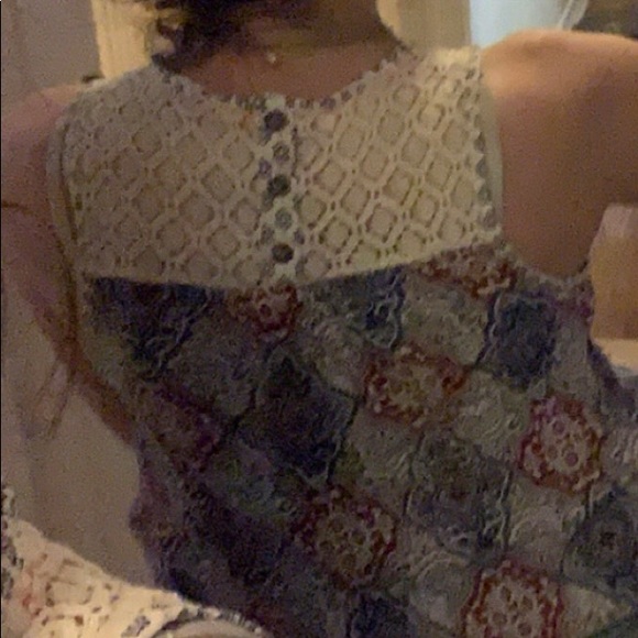 Blue and Red Top - Picture 4 of 4